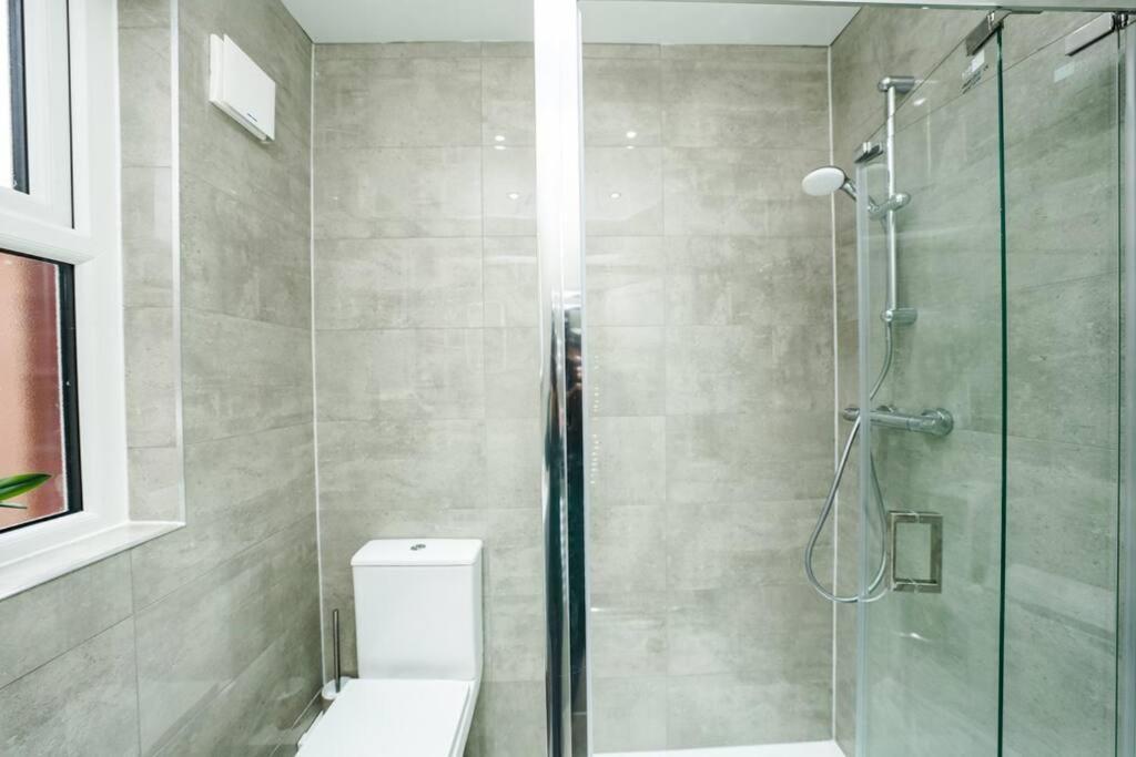 Newly Renovated Modern 4 Bed 3 Bath Apartment London Ngoại thất bức ảnh