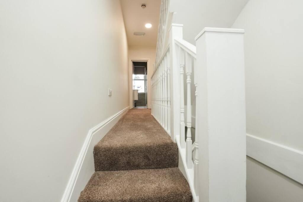 Newly Renovated Modern 4 Bed 3 Bath Apartment London Ngoại thất bức ảnh