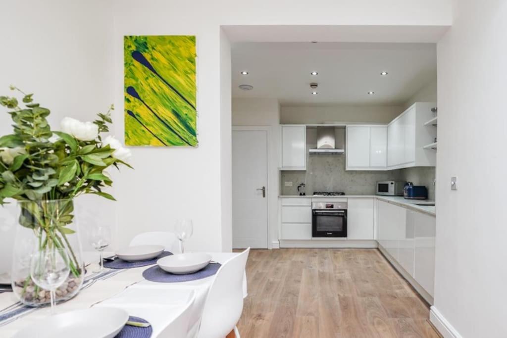 Newly Renovated Modern 4 Bed 3 Bath Apartment London Ngoại thất bức ảnh