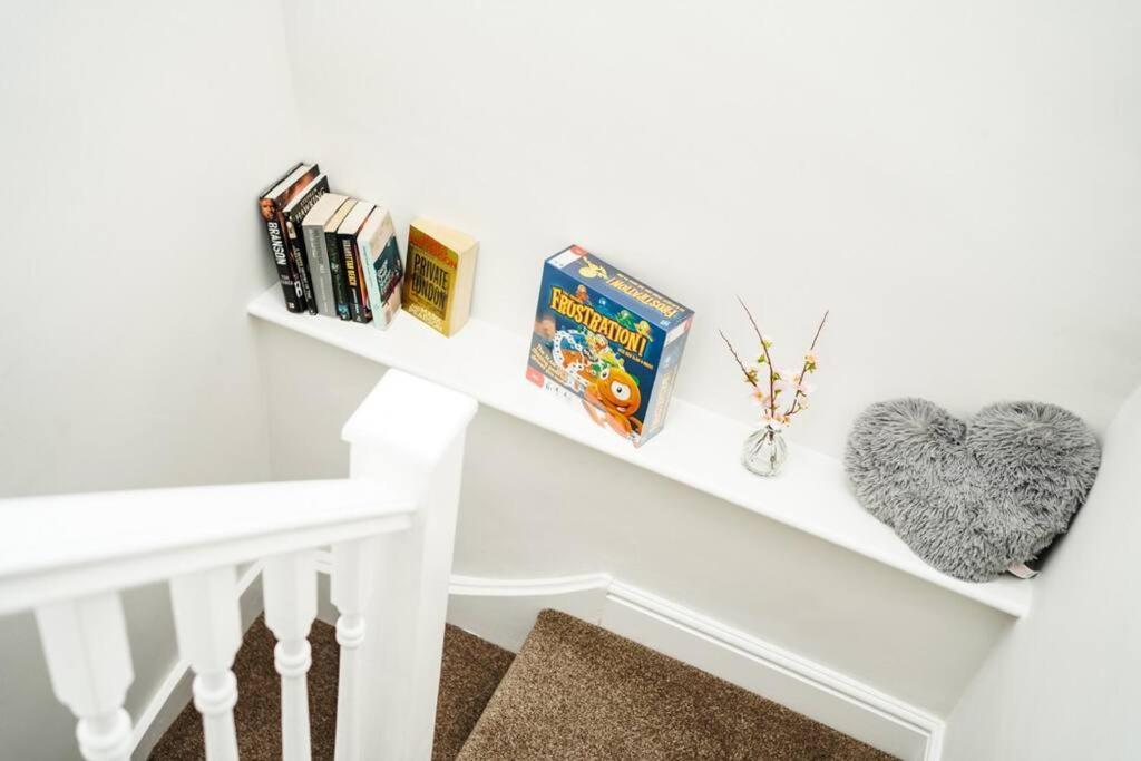 Newly Renovated Modern 4 Bed 3 Bath Apartment London Ngoại thất bức ảnh