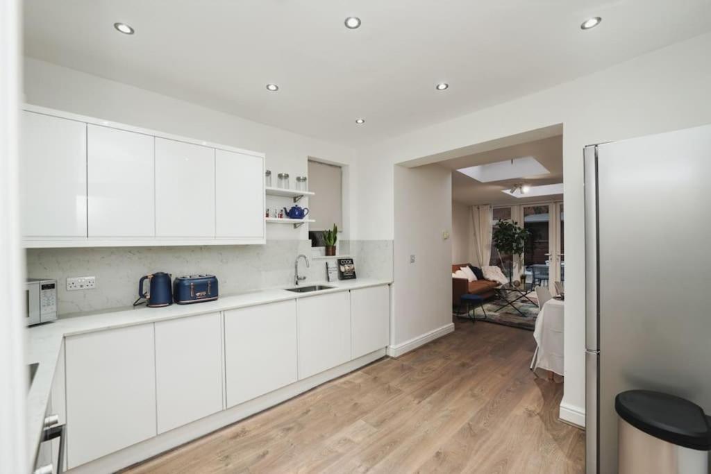 Newly Renovated Modern 4 Bed 3 Bath Apartment London Ngoại thất bức ảnh