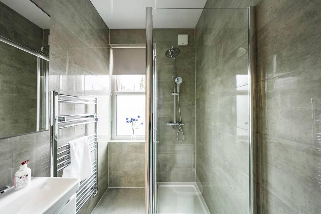 Newly Renovated Modern 4 Bed 3 Bath Apartment London Ngoại thất bức ảnh
