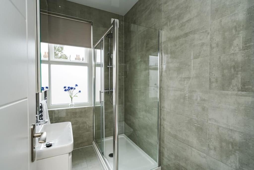 Newly Renovated Modern 4 Bed 3 Bath Apartment London Ngoại thất bức ảnh